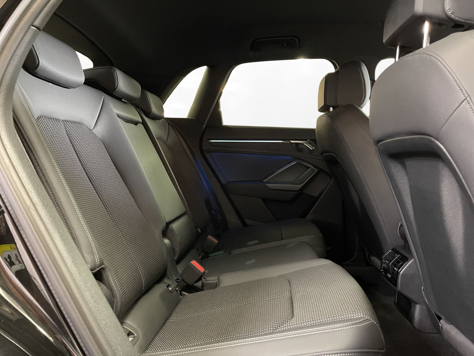 Audi - Q3_19 Audi - Q3_19