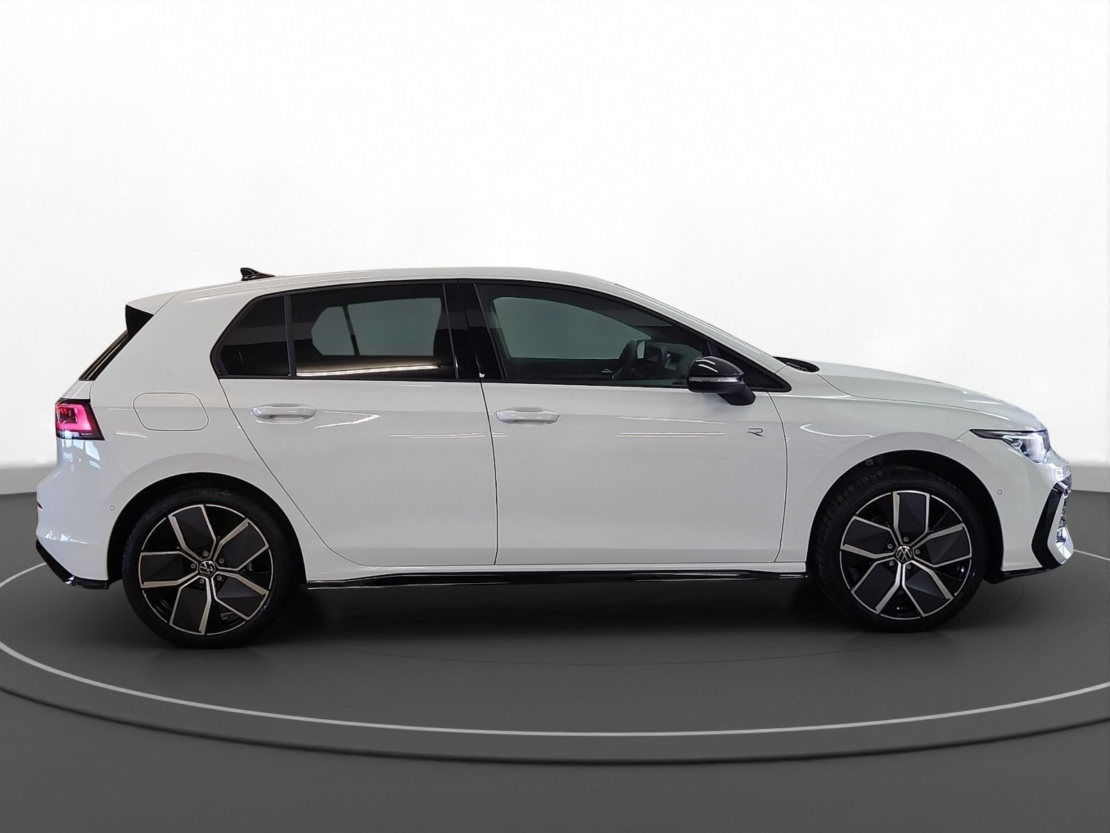 Volkswagen - Golf_8