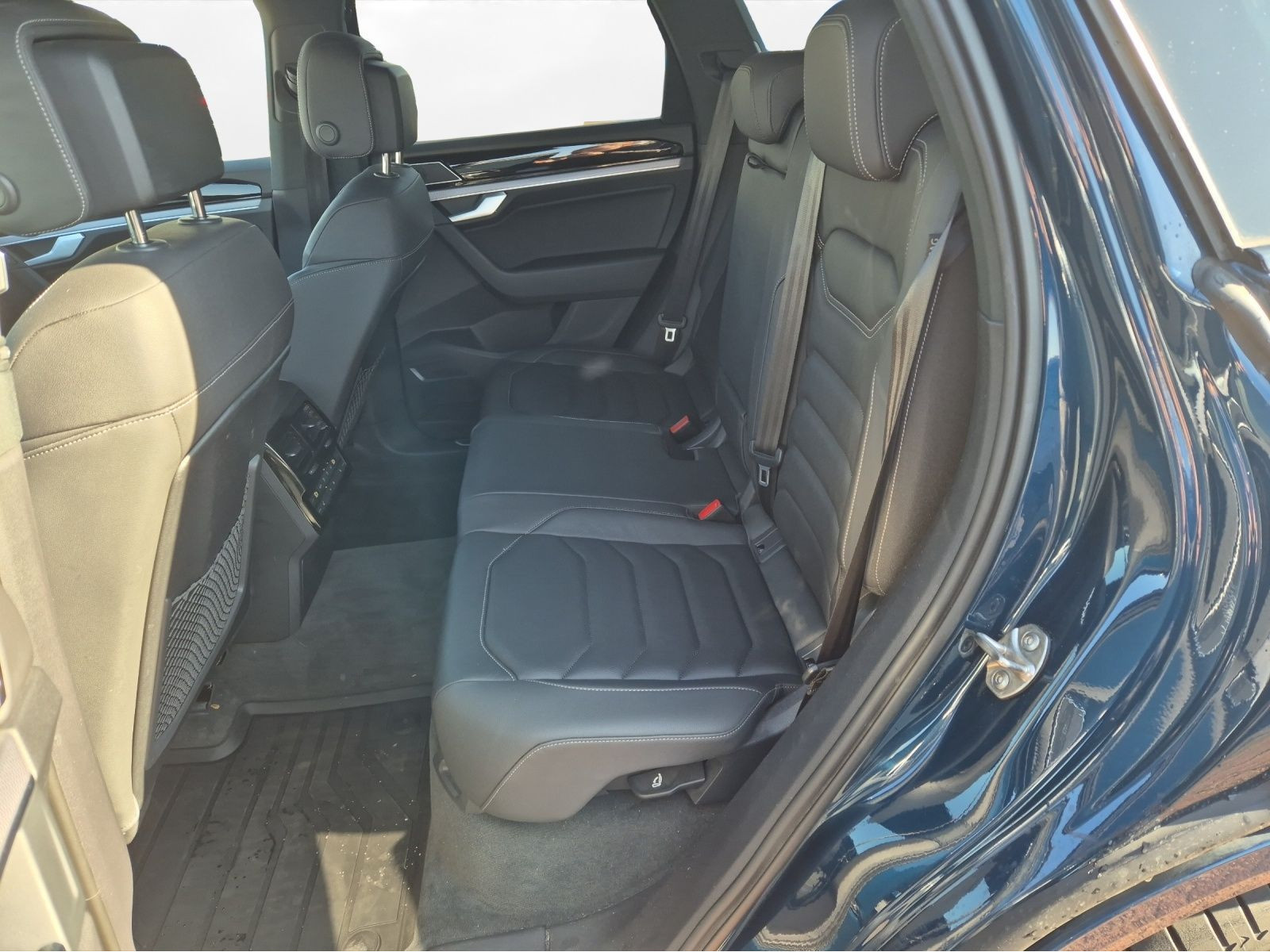 Volkswagen - Touareg_4