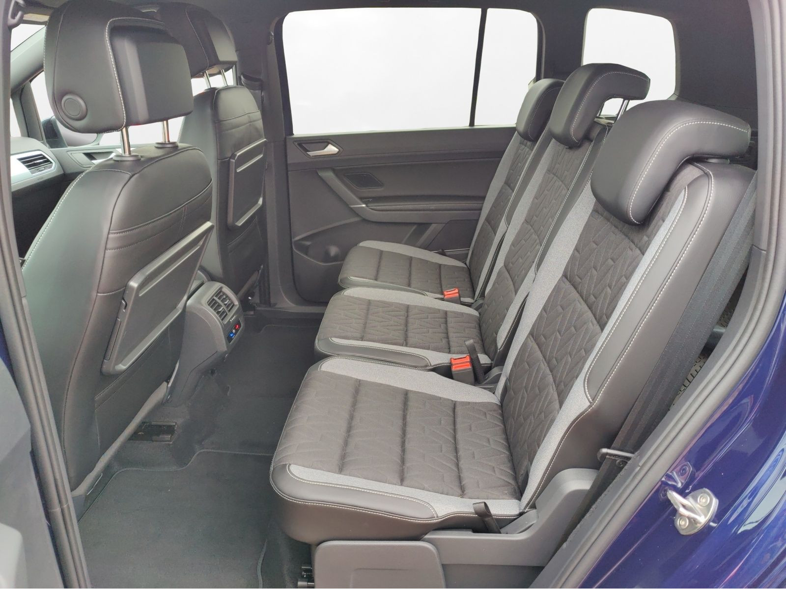 Volkswagen - Touran_6