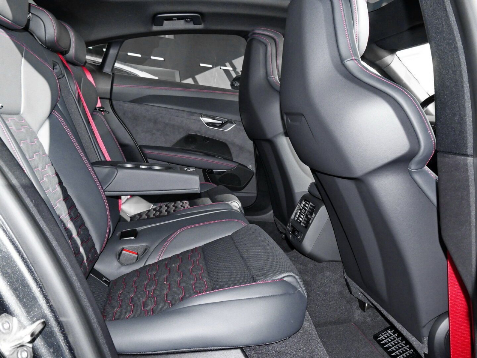 Audi - RS e-tron GT_9