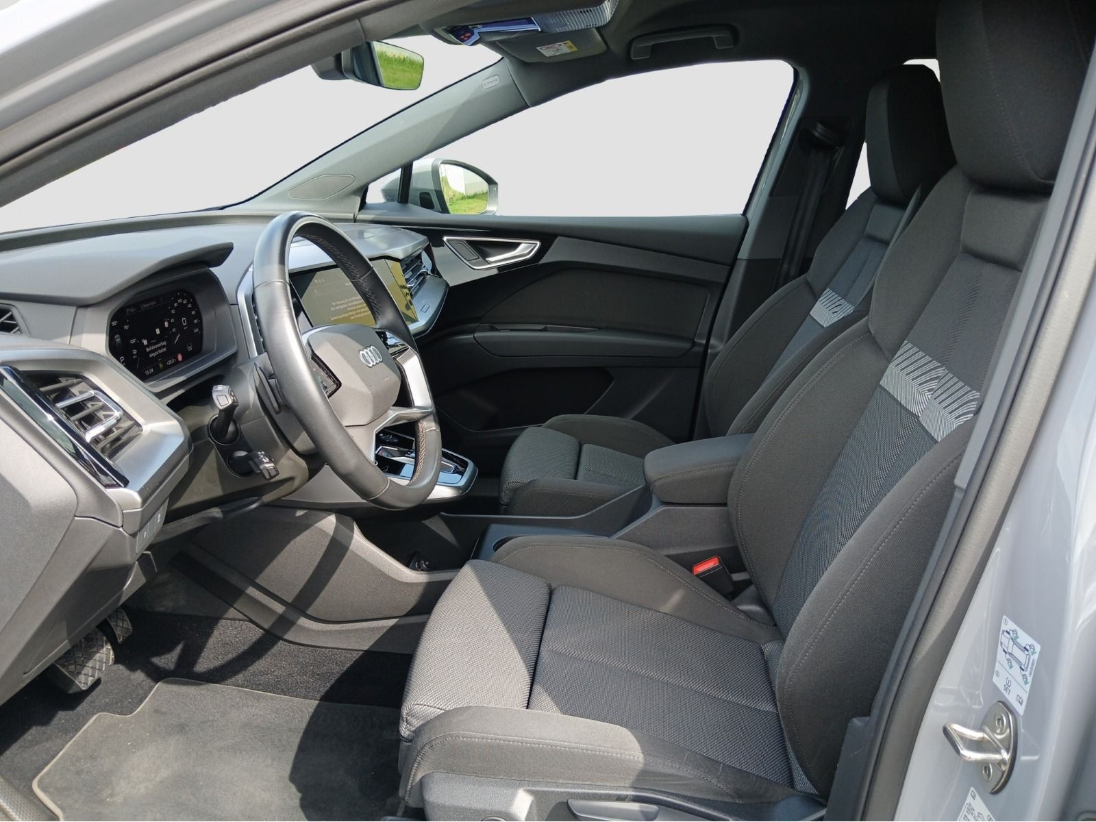 Audi - Q4 Sportback e-tron_8
