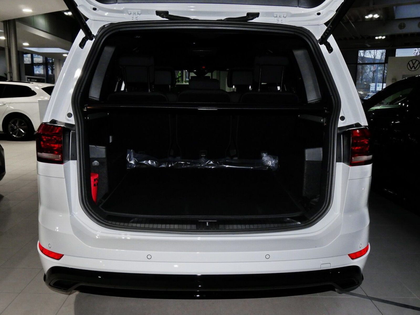 Volkswagen - Touran_10