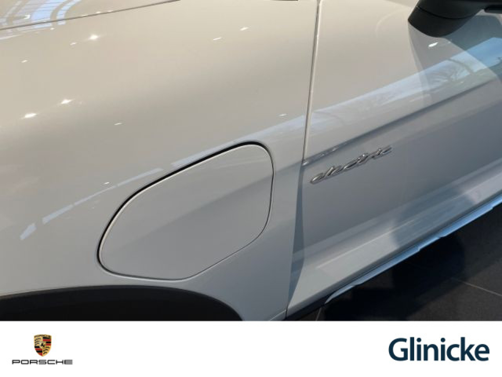 Porsche - Taycan_3