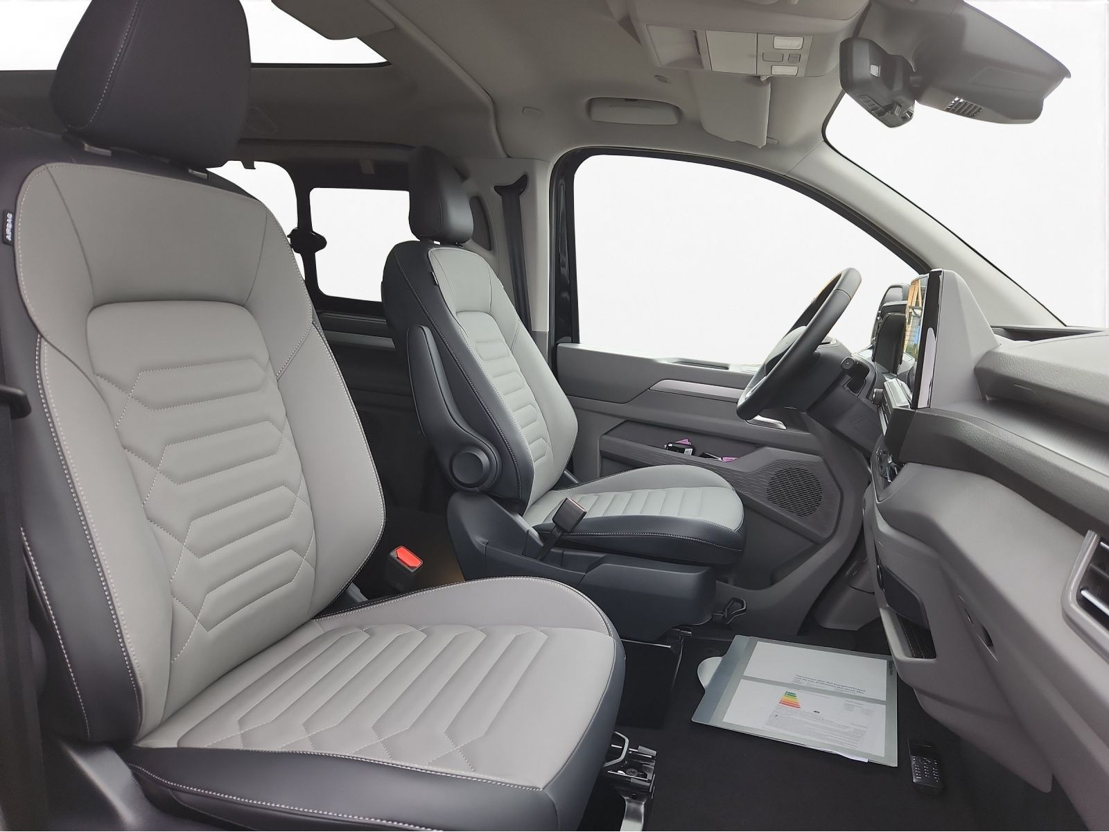 Volkswagen - Caravelle_10