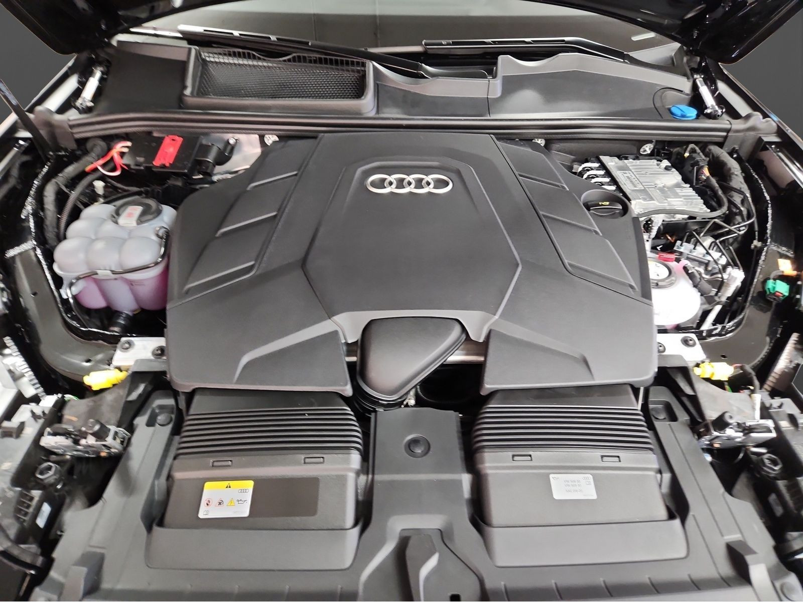 Audi - Q7_24
