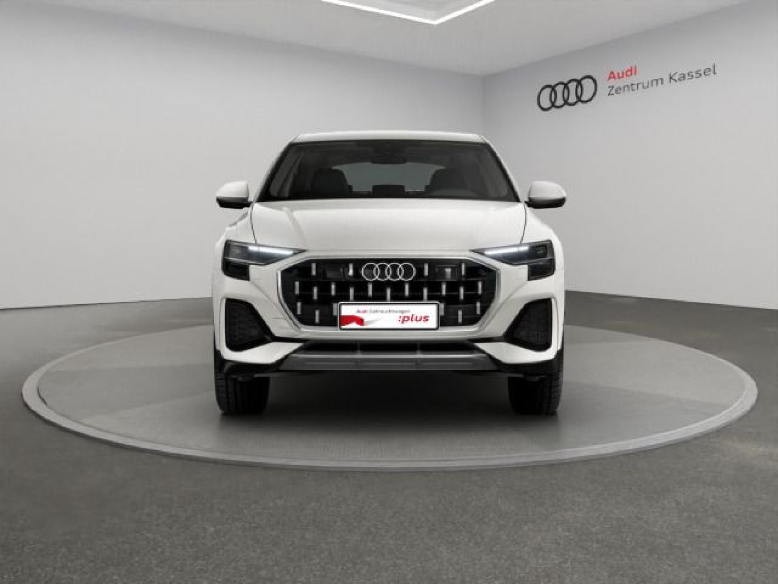 Audi - Q8_6 Audi - Q8_6