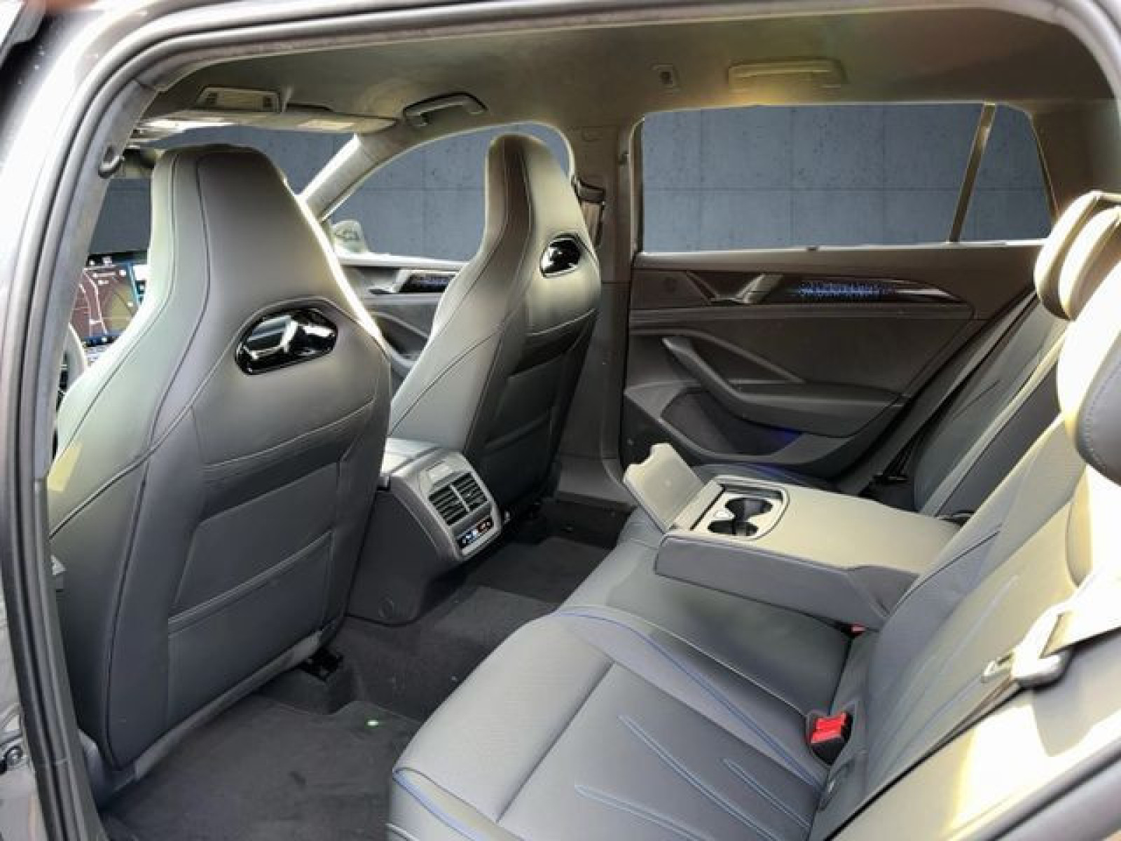 Volkswagen - Passat_14