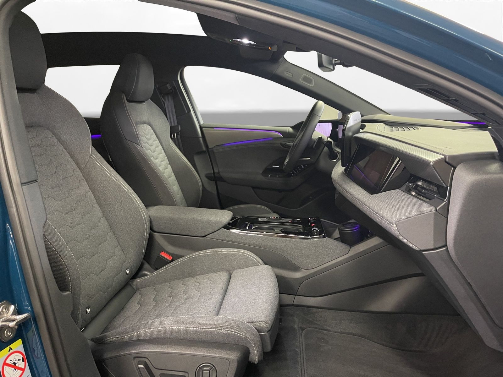 Audi - A6 Avant e-tron_18