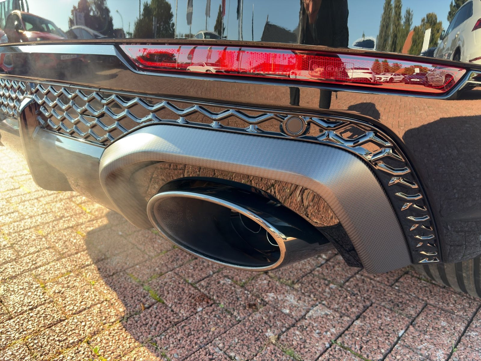 Audi - RS Q8_25