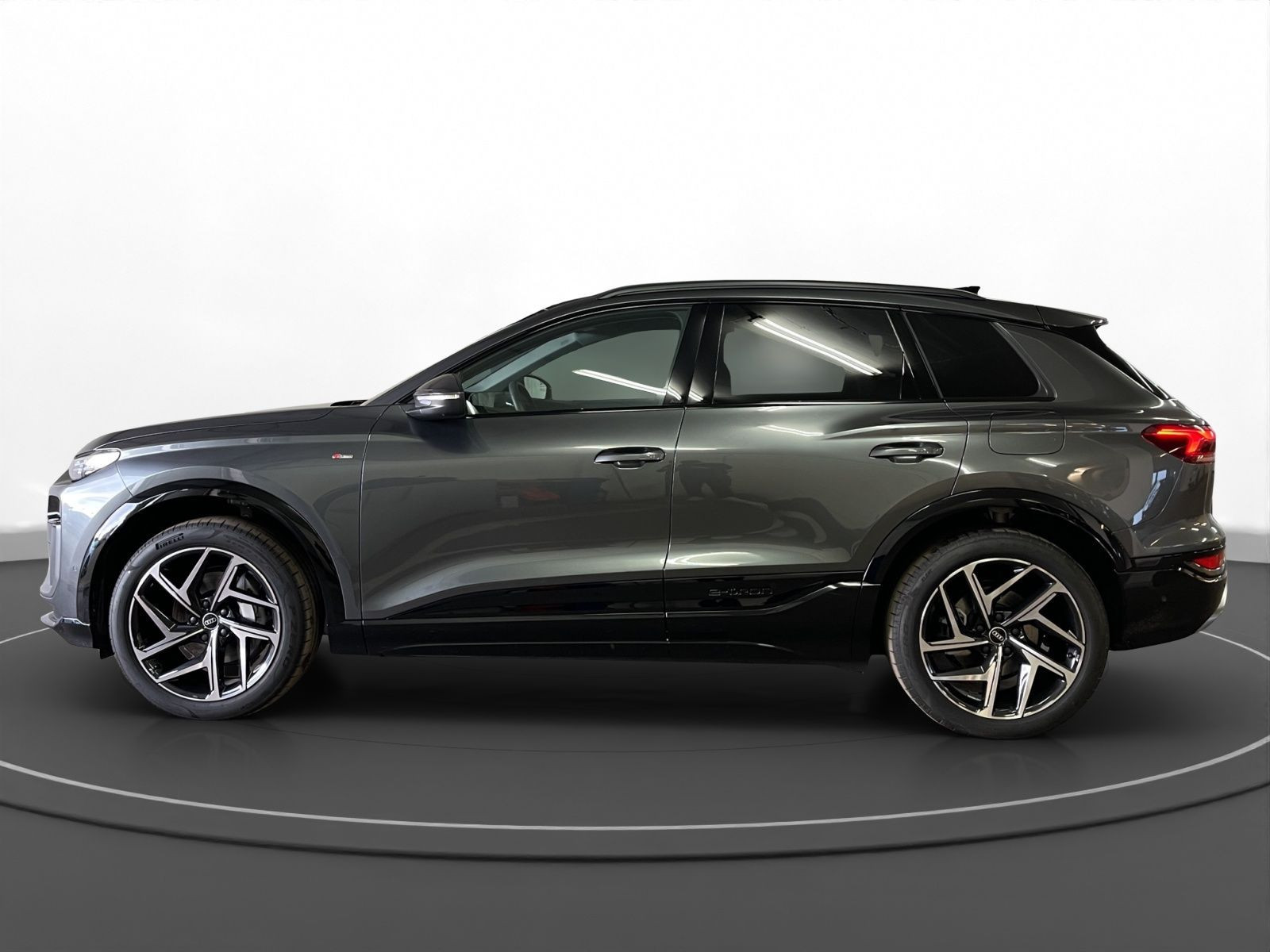 Audi - Q6 SUV e-tron_8