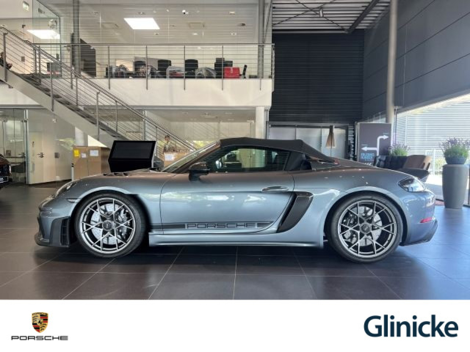 Porsche - 718 Spyder_2