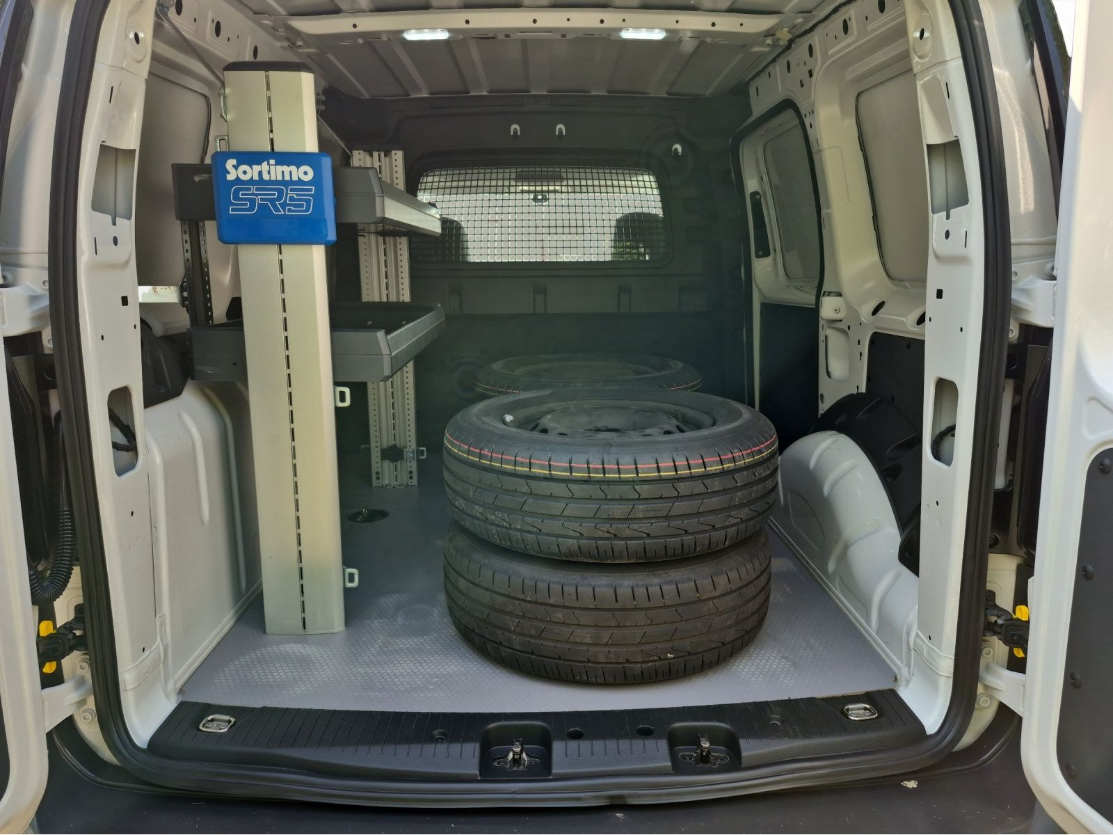 Volkswagen - Caddy Cargo_8