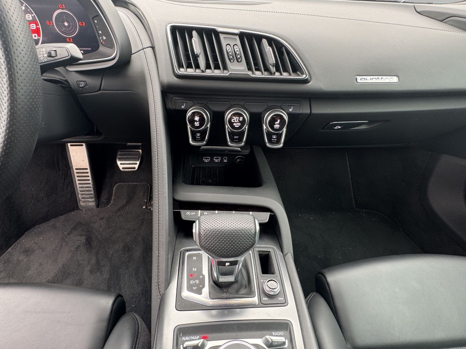 Audi - R8 Spyder_15