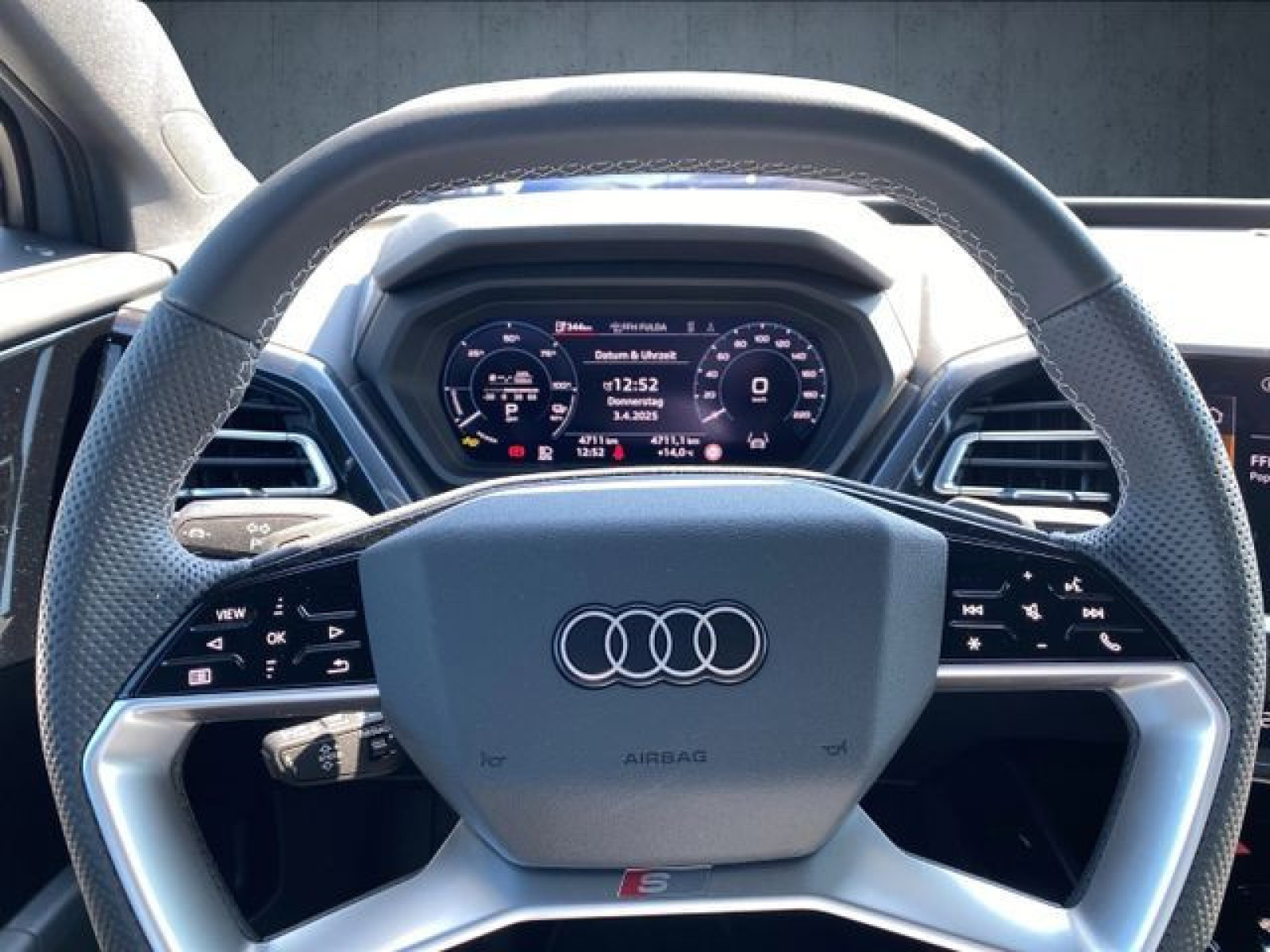 Audi - Q4 e-tron_24