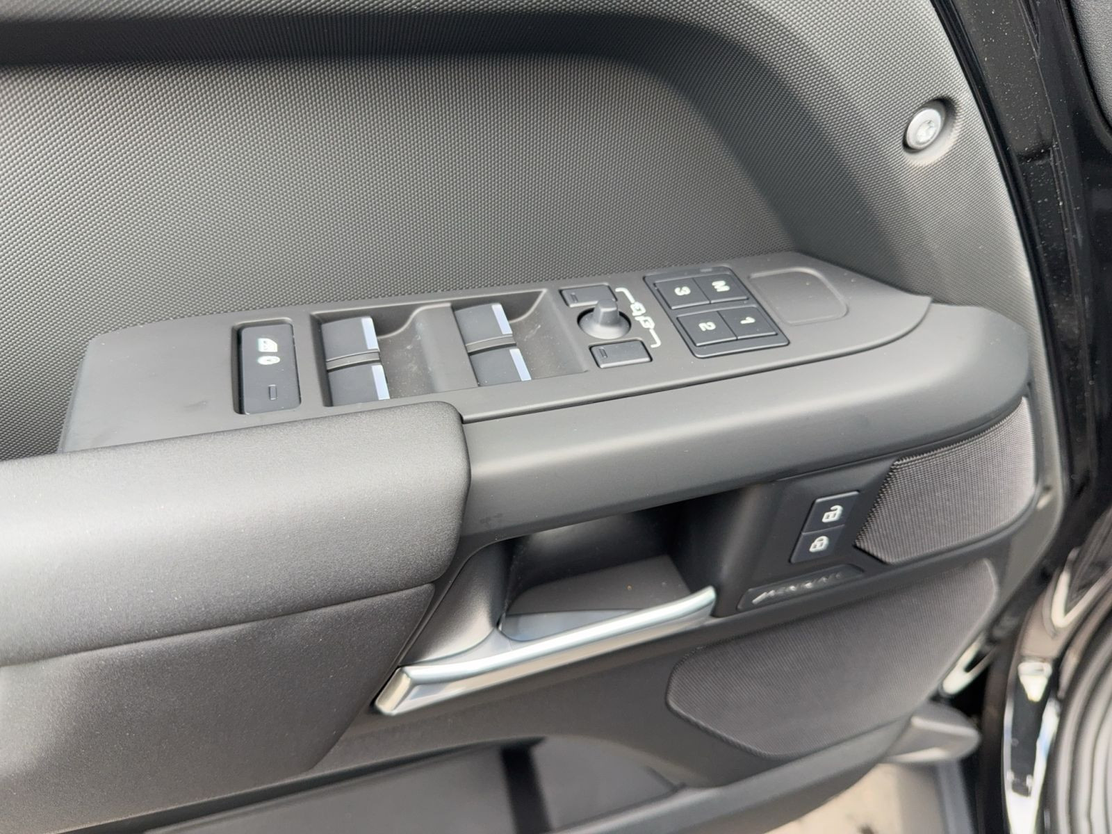 Land Rover - Defender_12