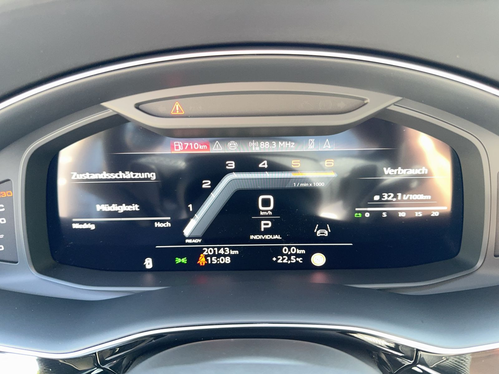 Audi - Q8_10 Audi - Q8_10