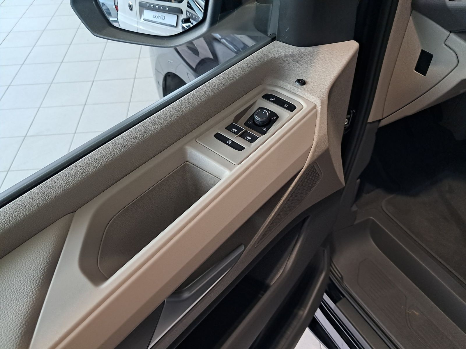 Volkswagen - California_16
