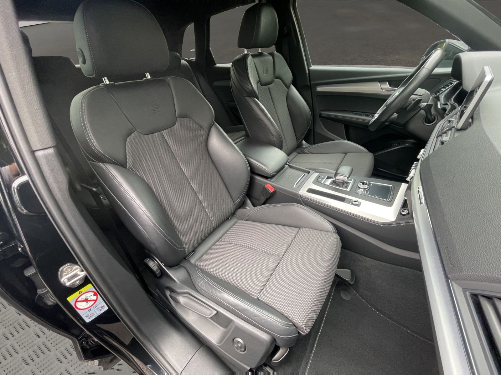 Audi - Q5_19