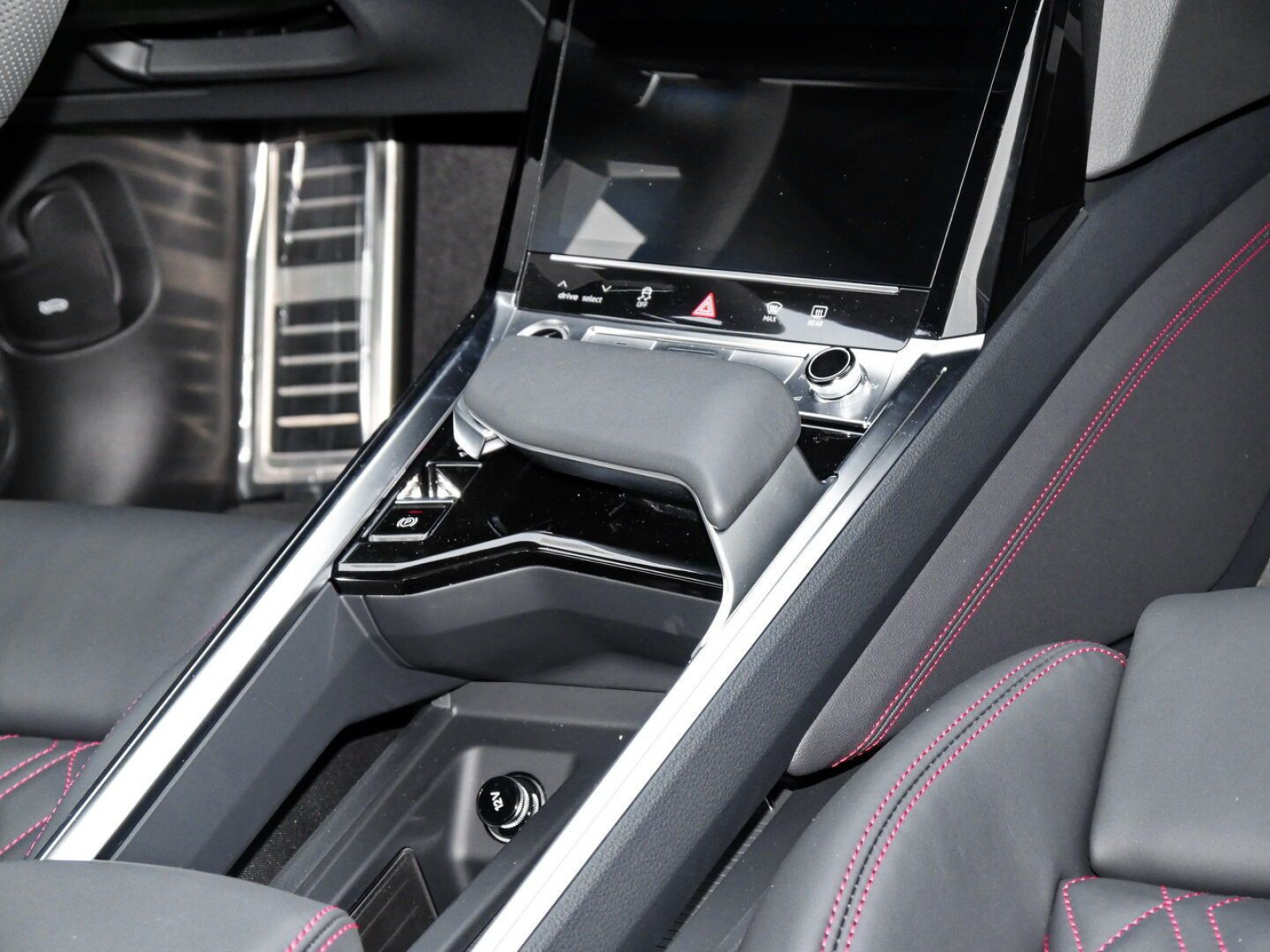 Audi - Q8 e-tron_6