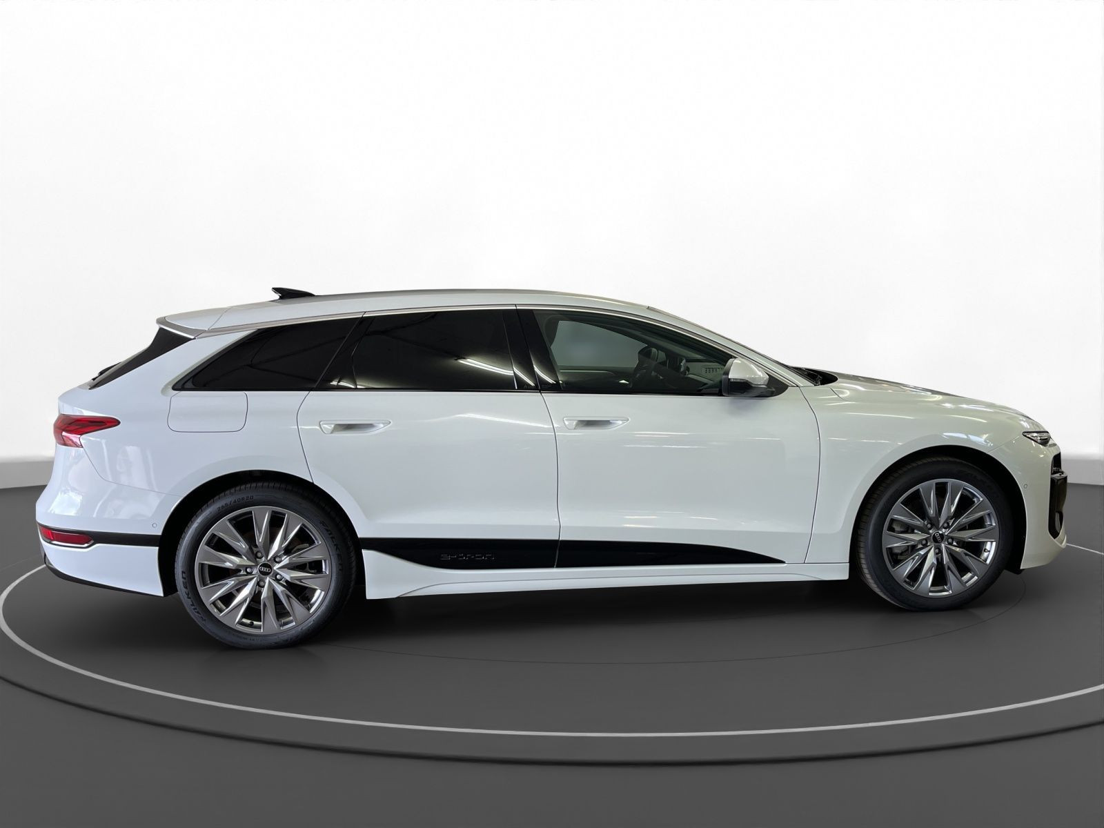 Audi - A6 Avant e-tron_7
