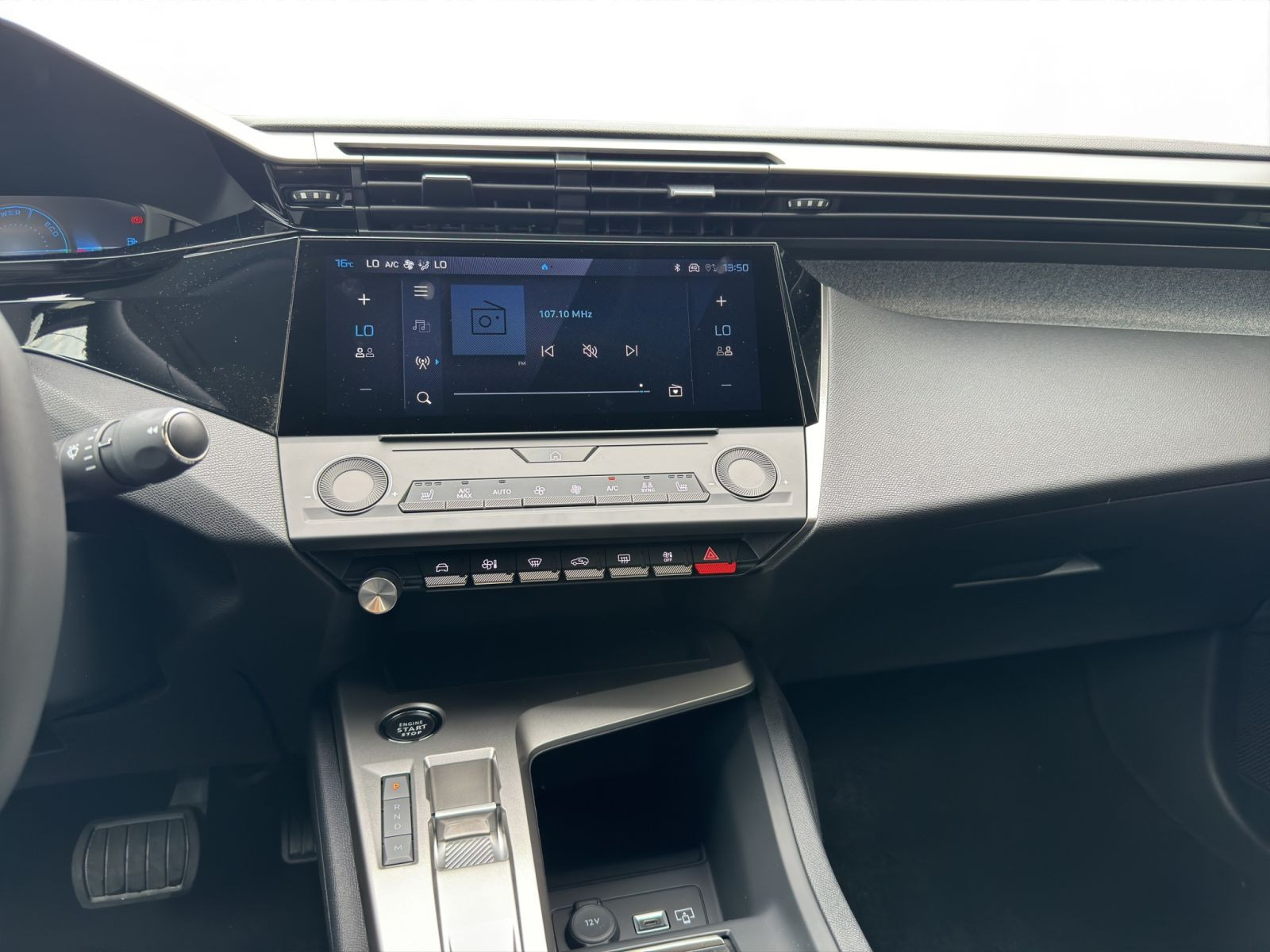 Peugeot - 408_14