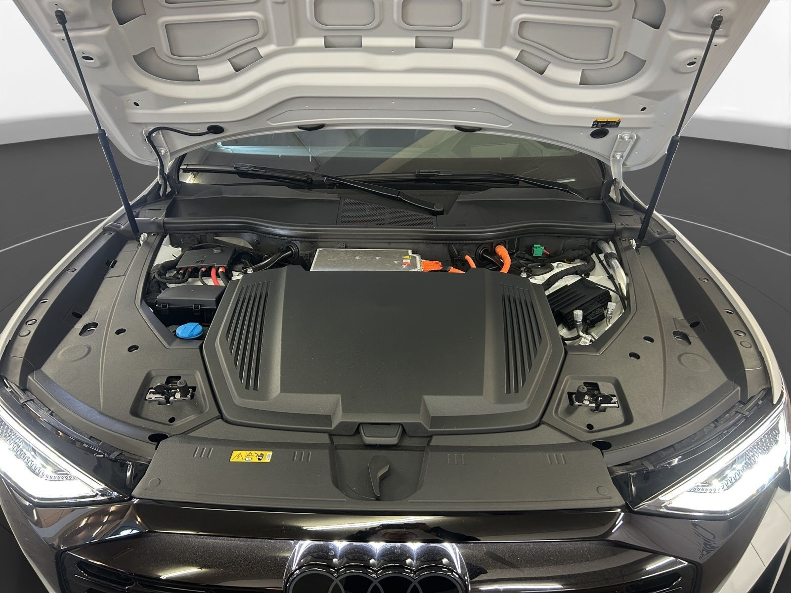 Audi - SQ8 Sportback e-tron_23