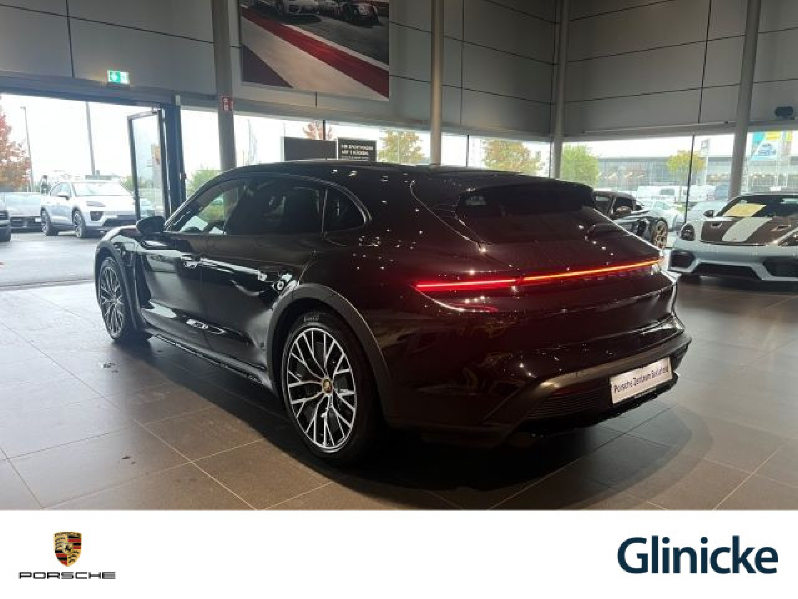 Porsche - Taycan_3