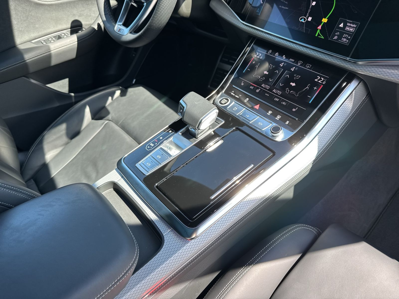 Audi - Q8_22 Audi - Q8_22