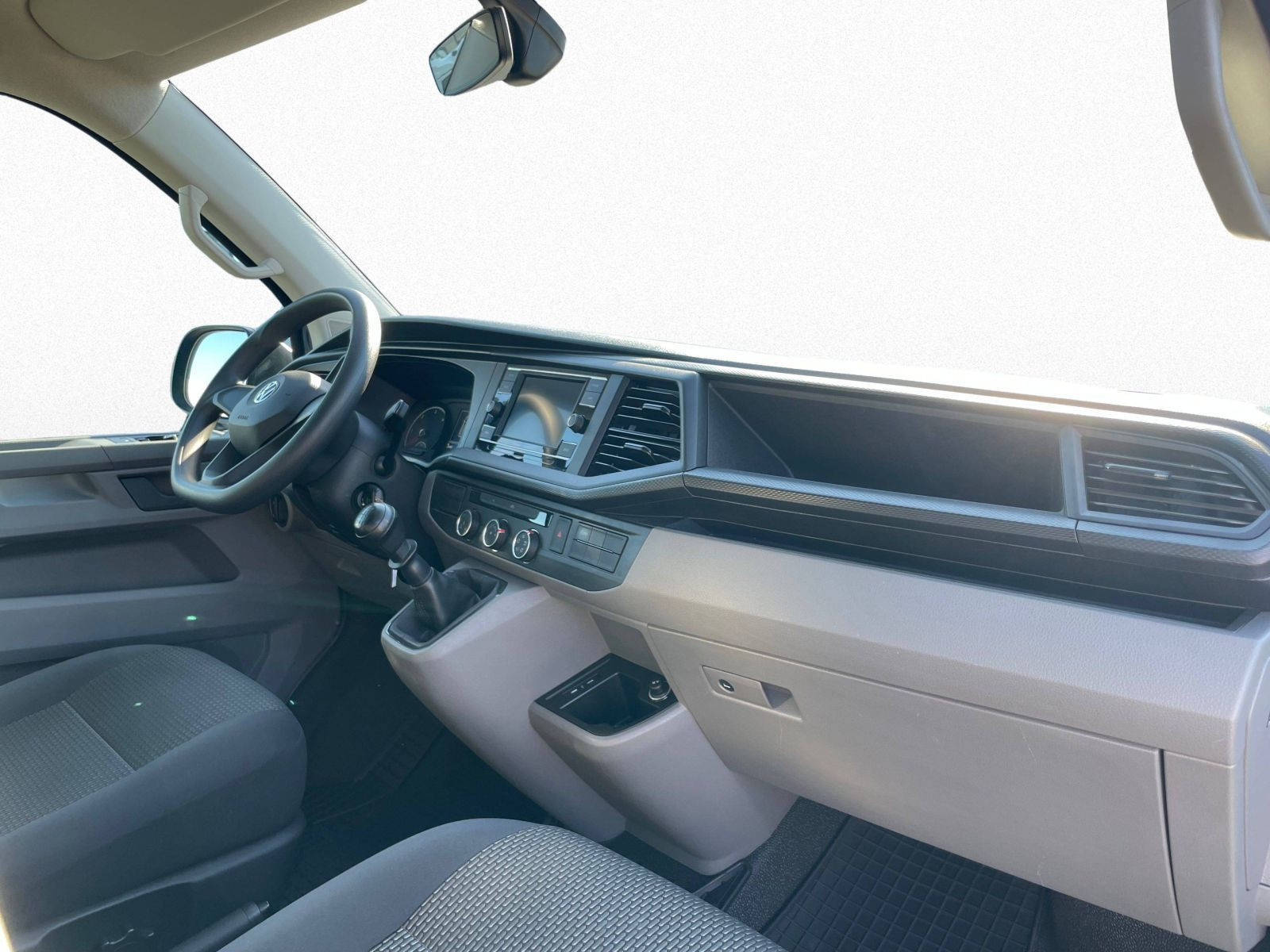 Volkswagen - T6.1 Transporter_7