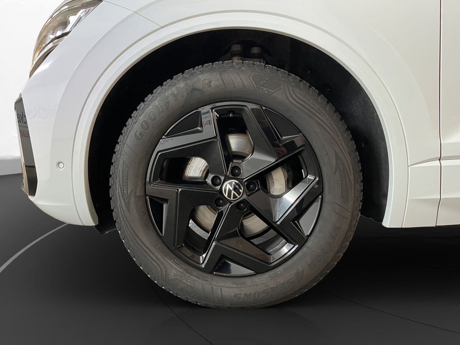 Volkswagen - Touareg_13