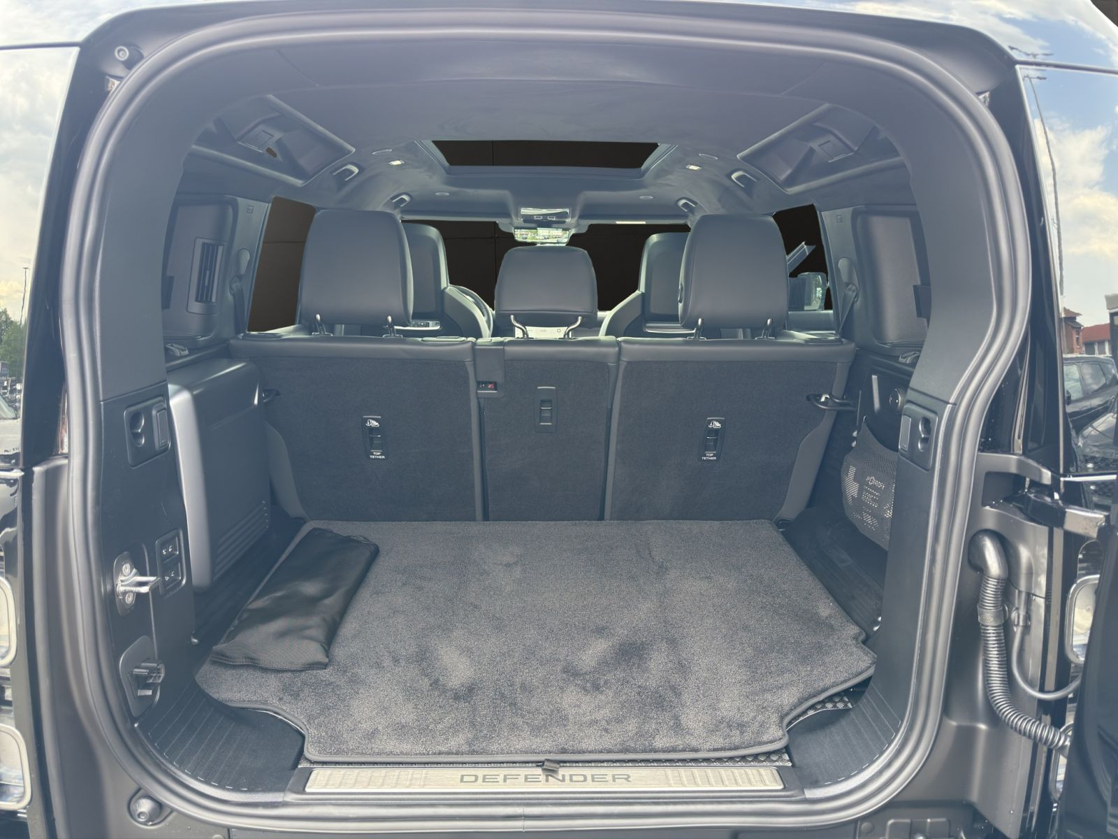 Land Rover - Defender_11