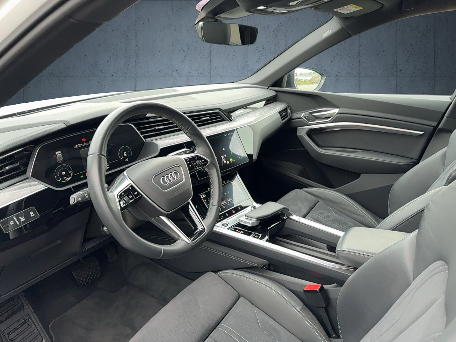 Audi - Q8 e-tron_11