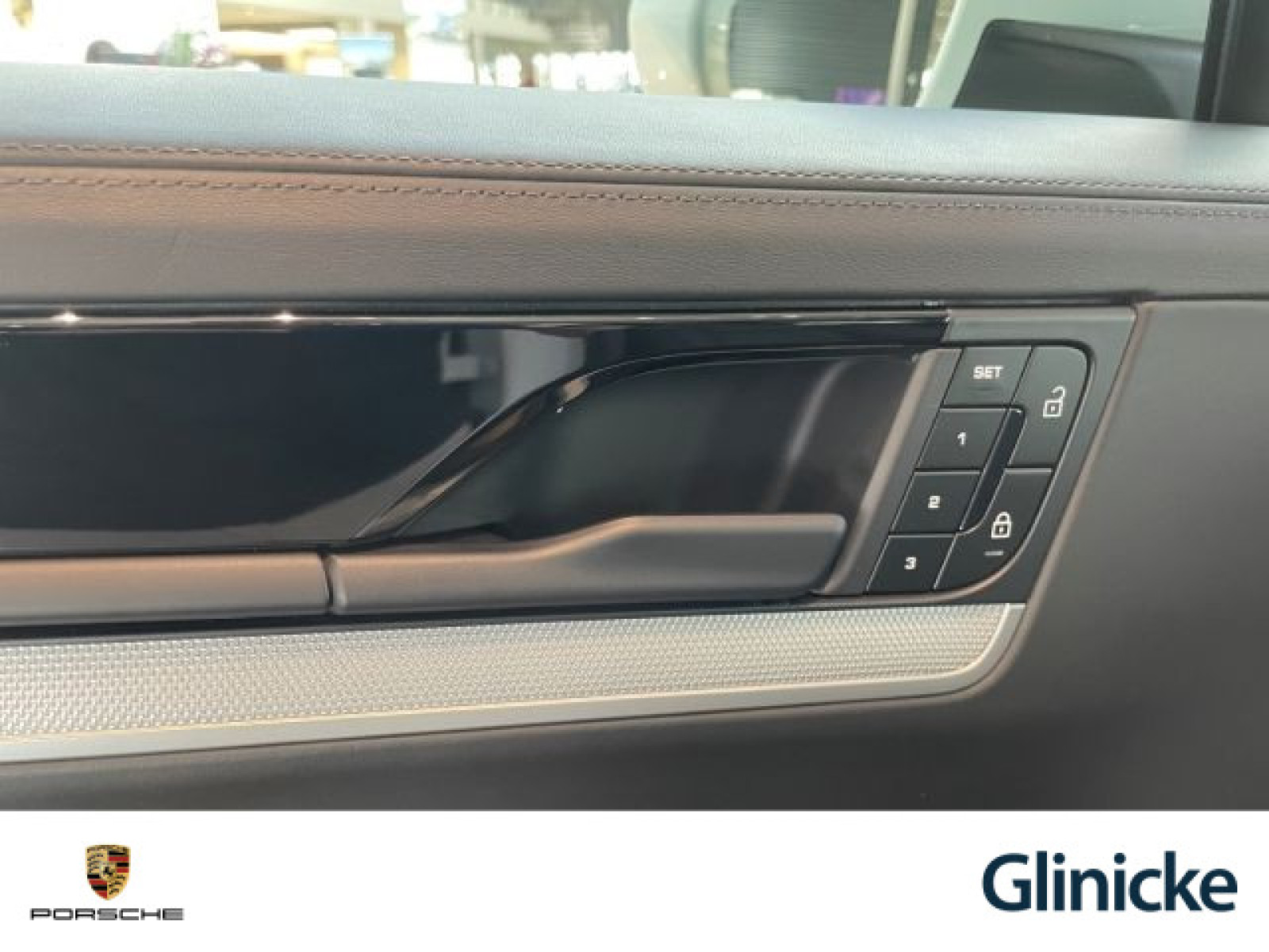 Porsche - Cayenne_16