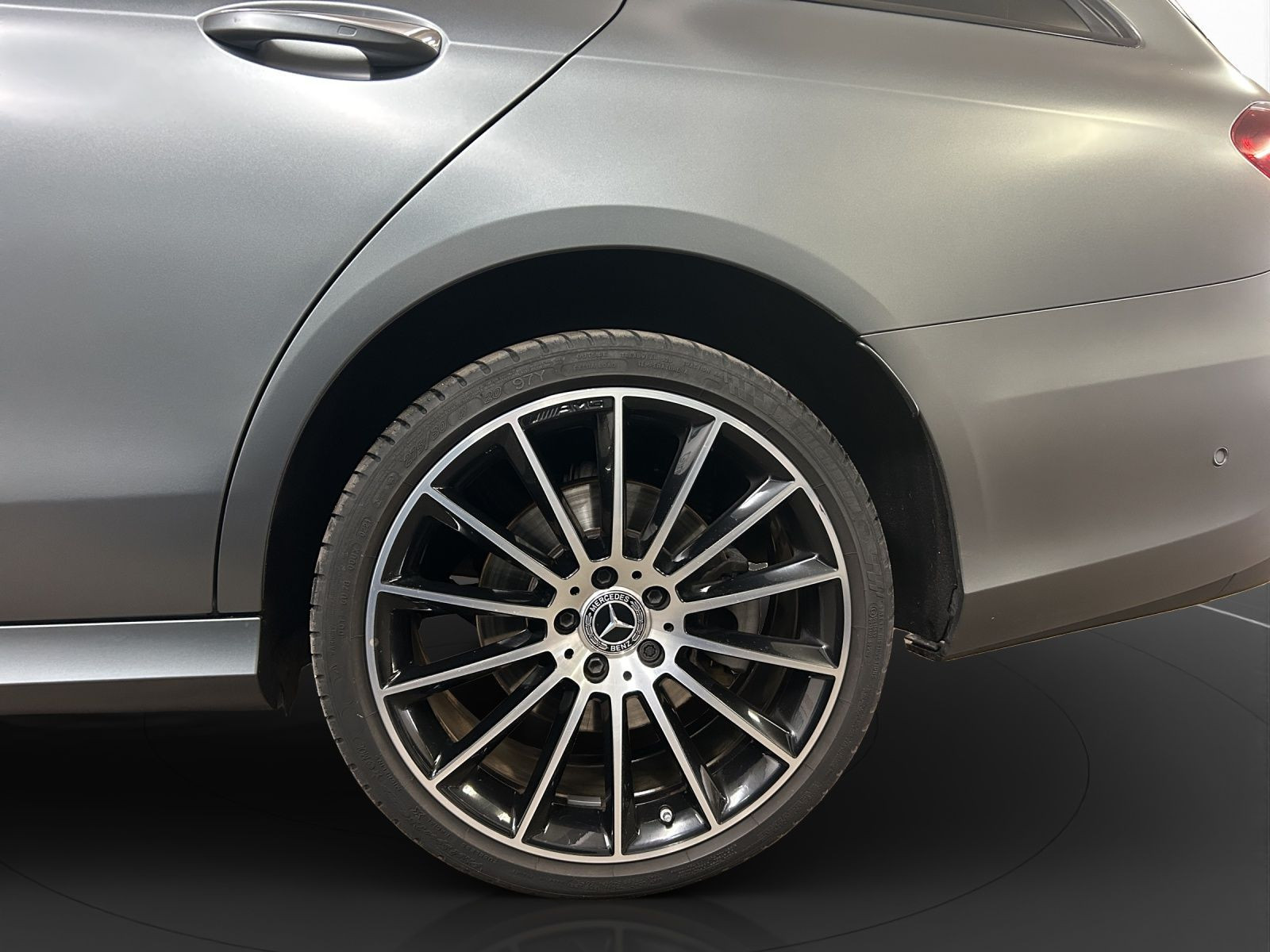 Mercedes-Benz - E 400_12