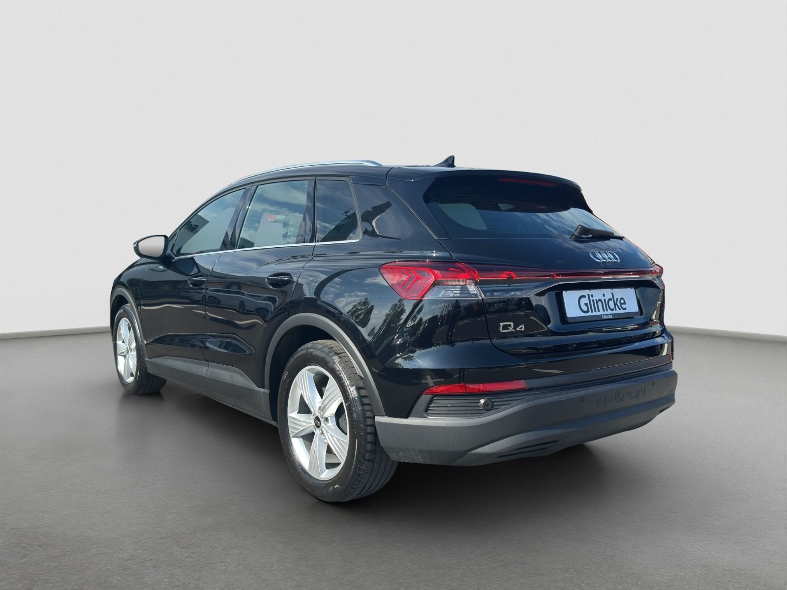 Audi - Q4_4