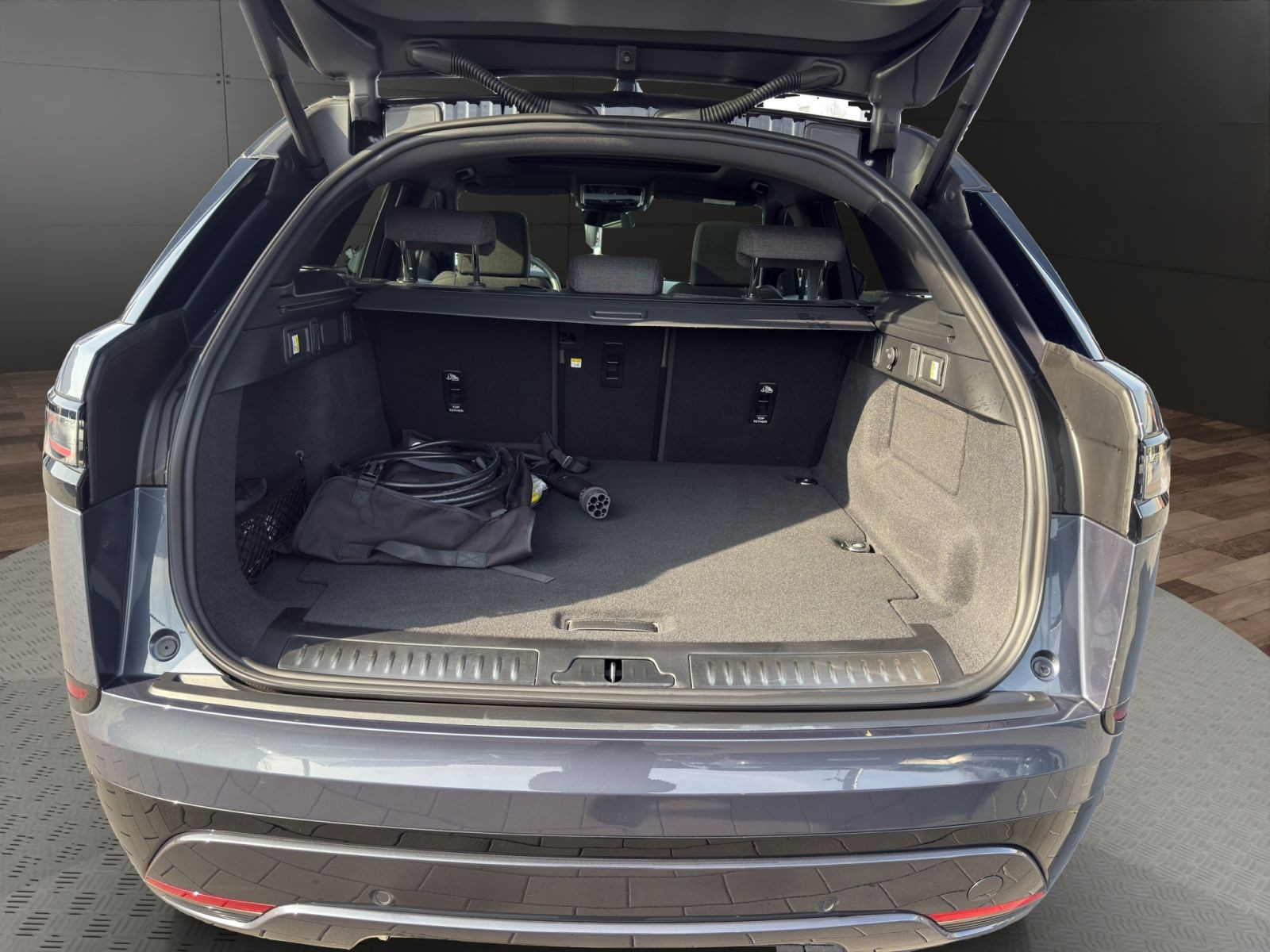 Land Rover - Range Rover Velar_11