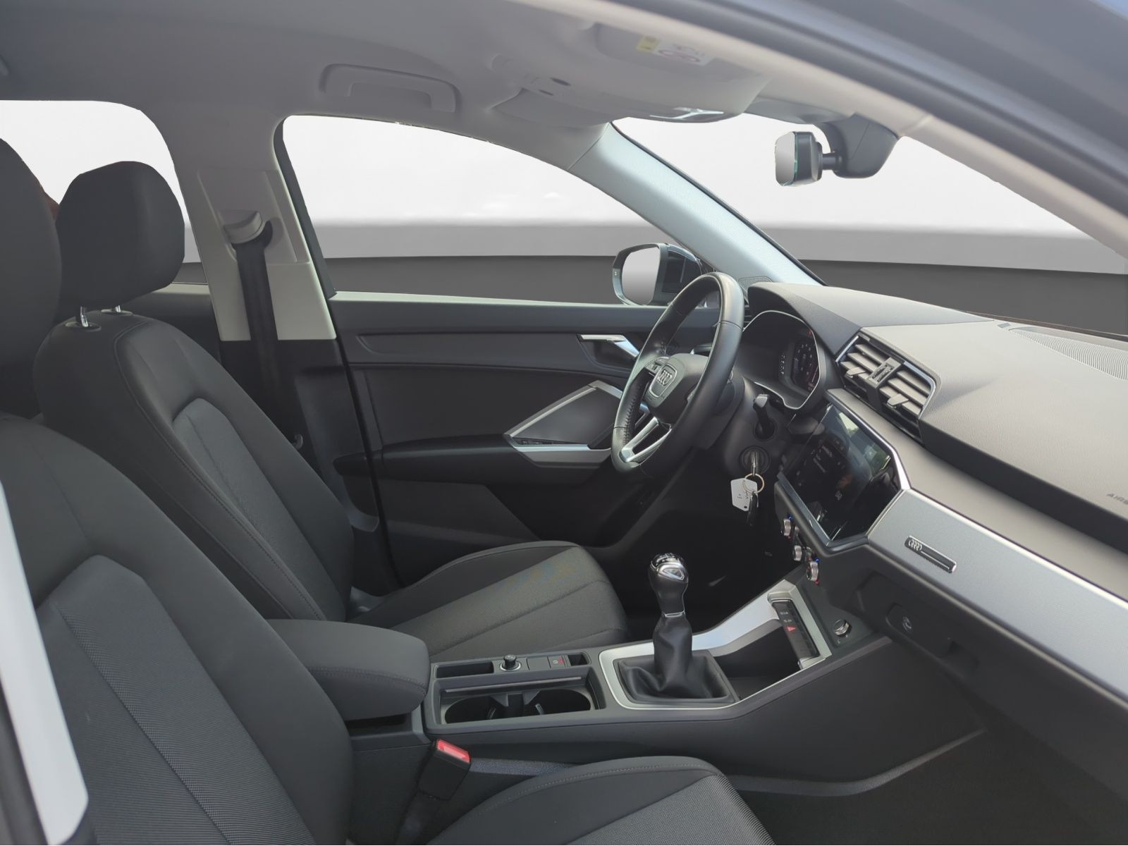 Audi - Q3_12
