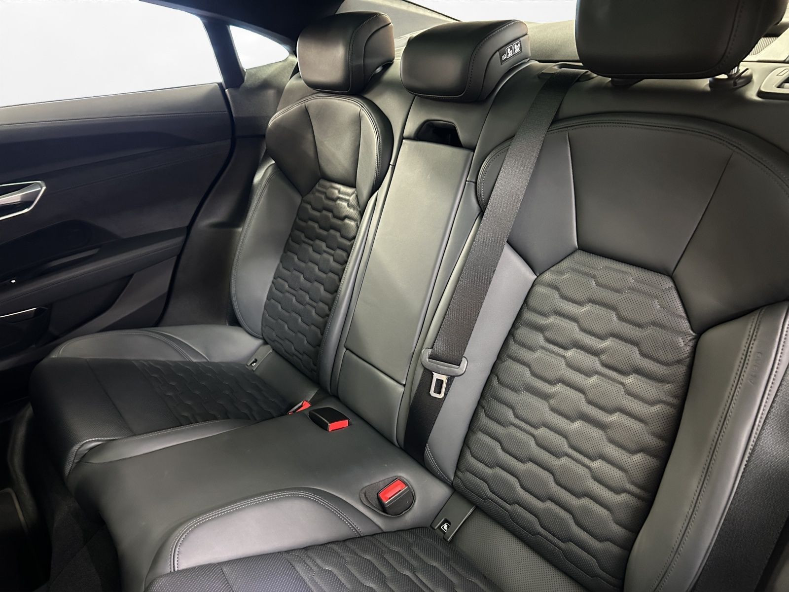 Audi - e-tron GT quattro_18