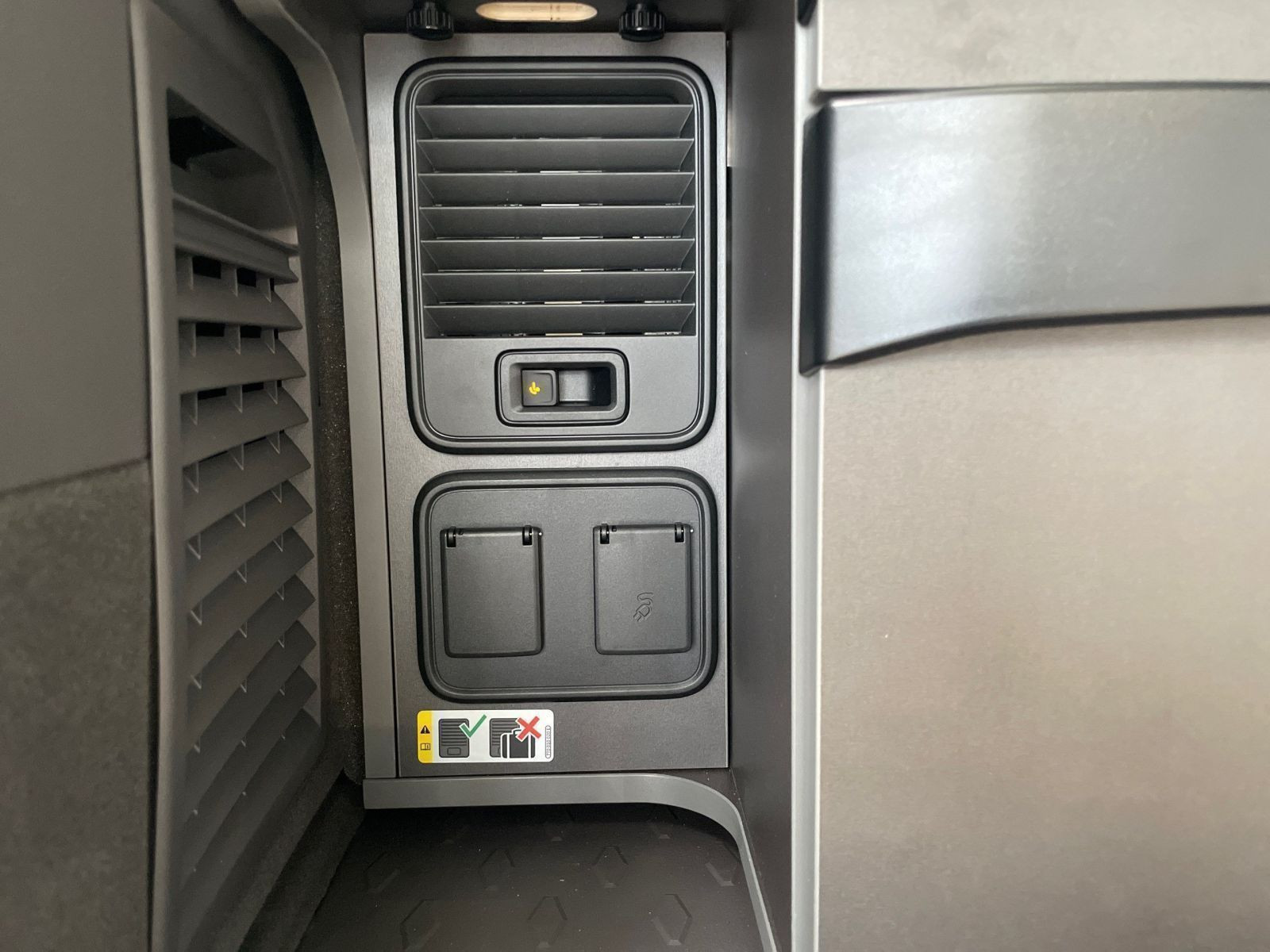 Volkswagen - California_8