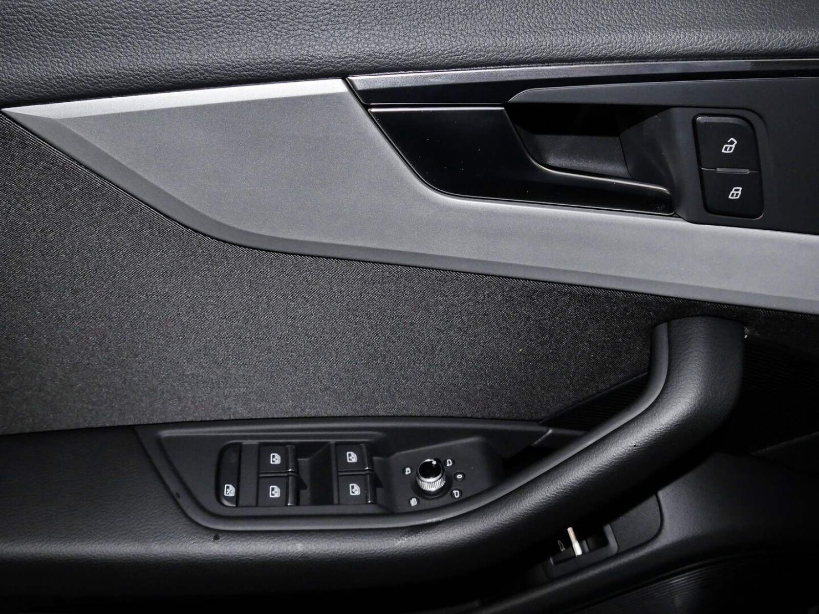 Audi - A4_11