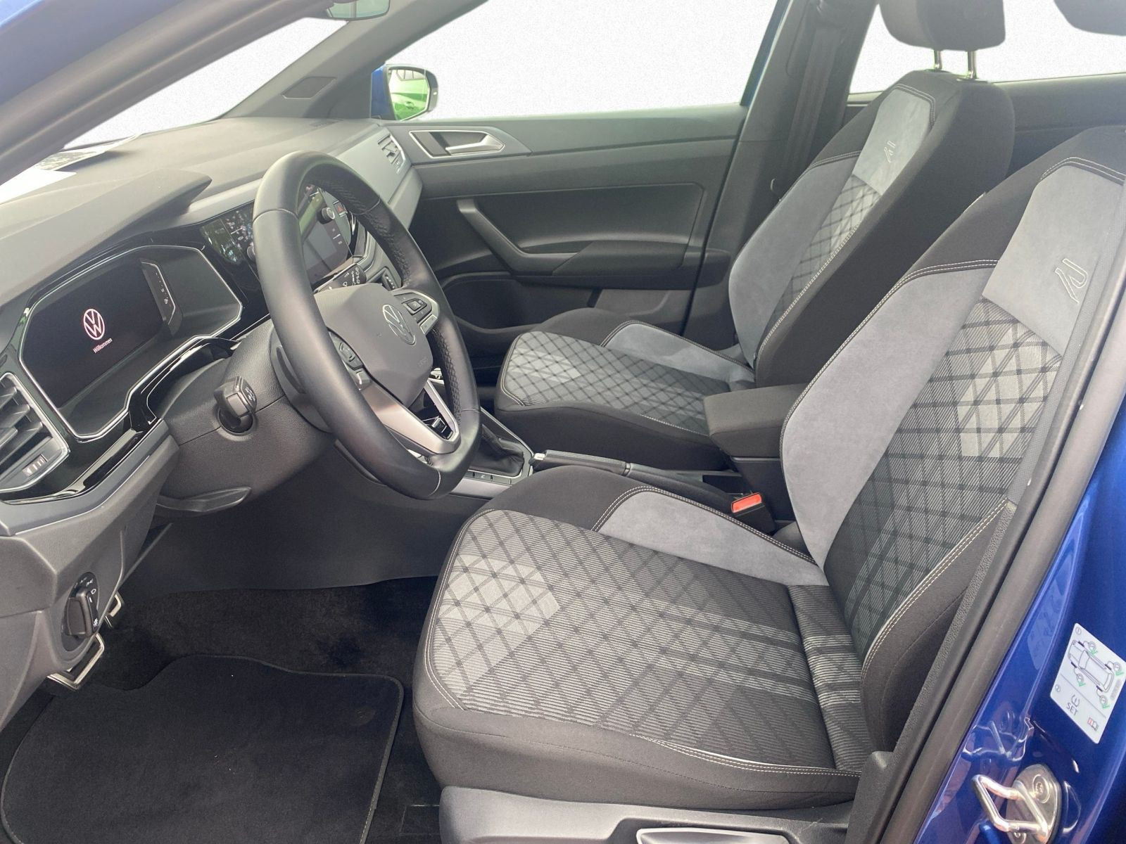 Volkswagen - Polo_10
