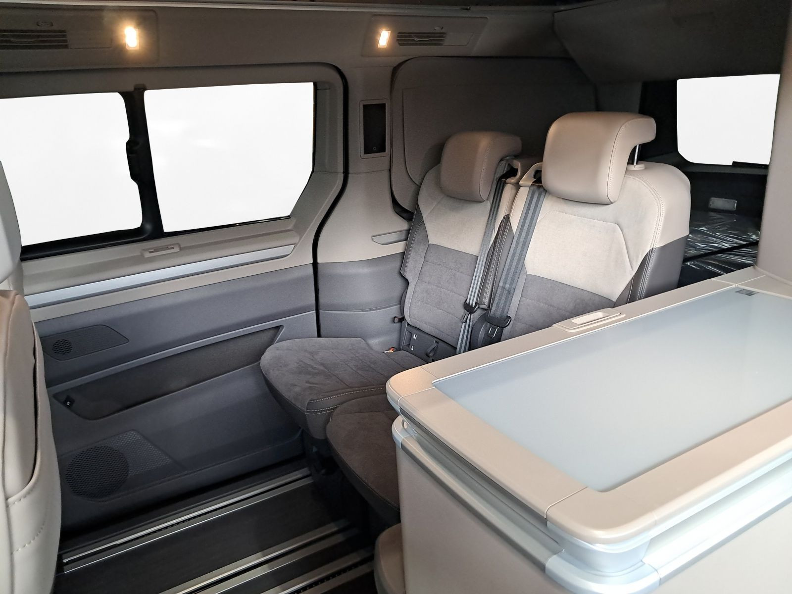 Volkswagen - California_13