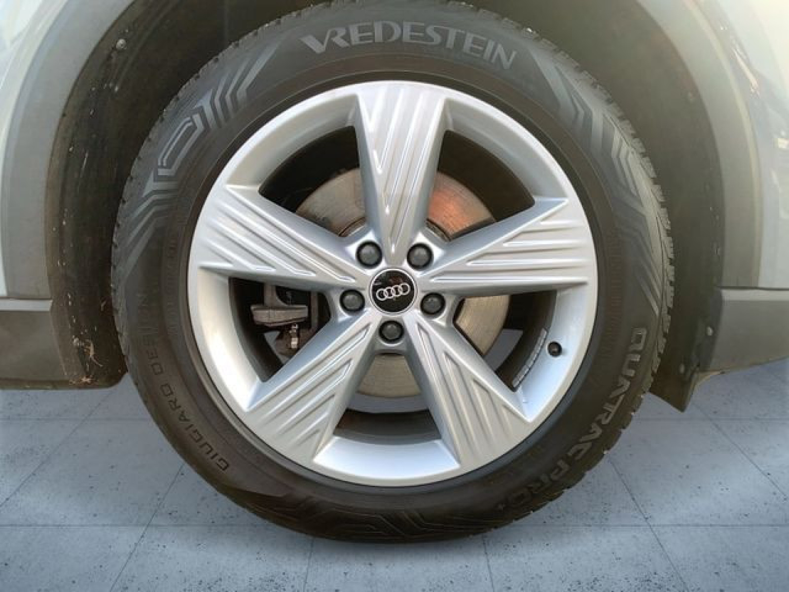 Audi - Q4 e-tron_9