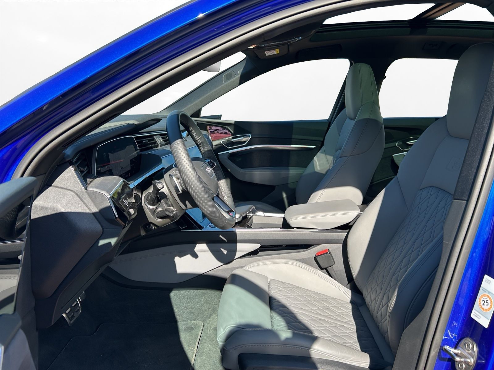 Audi - Q8 e-tron_4