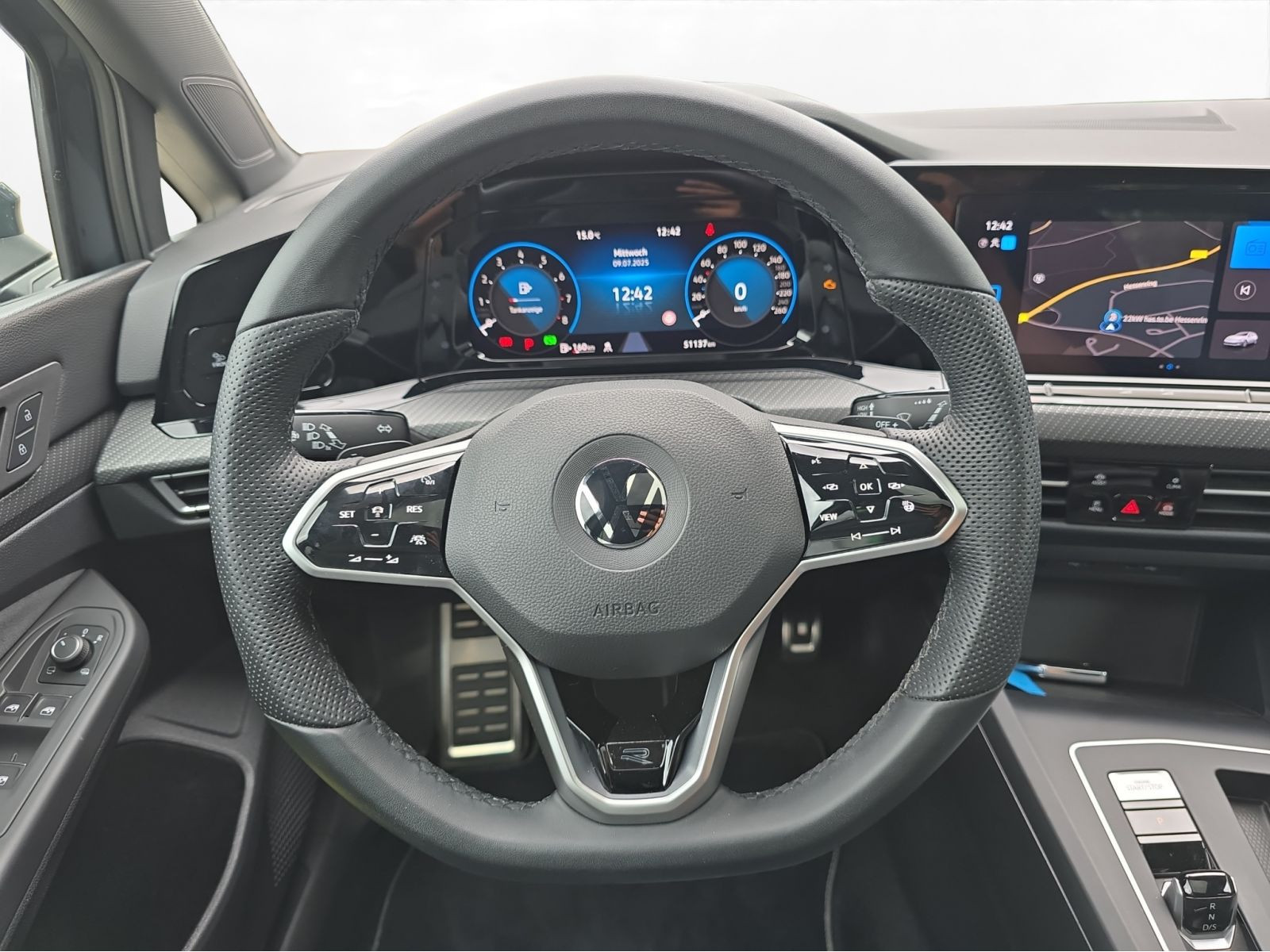 Volkswagen - Golf_16