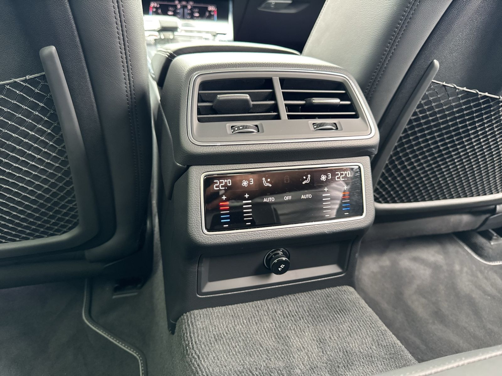 Audi - S6 Limousine_22