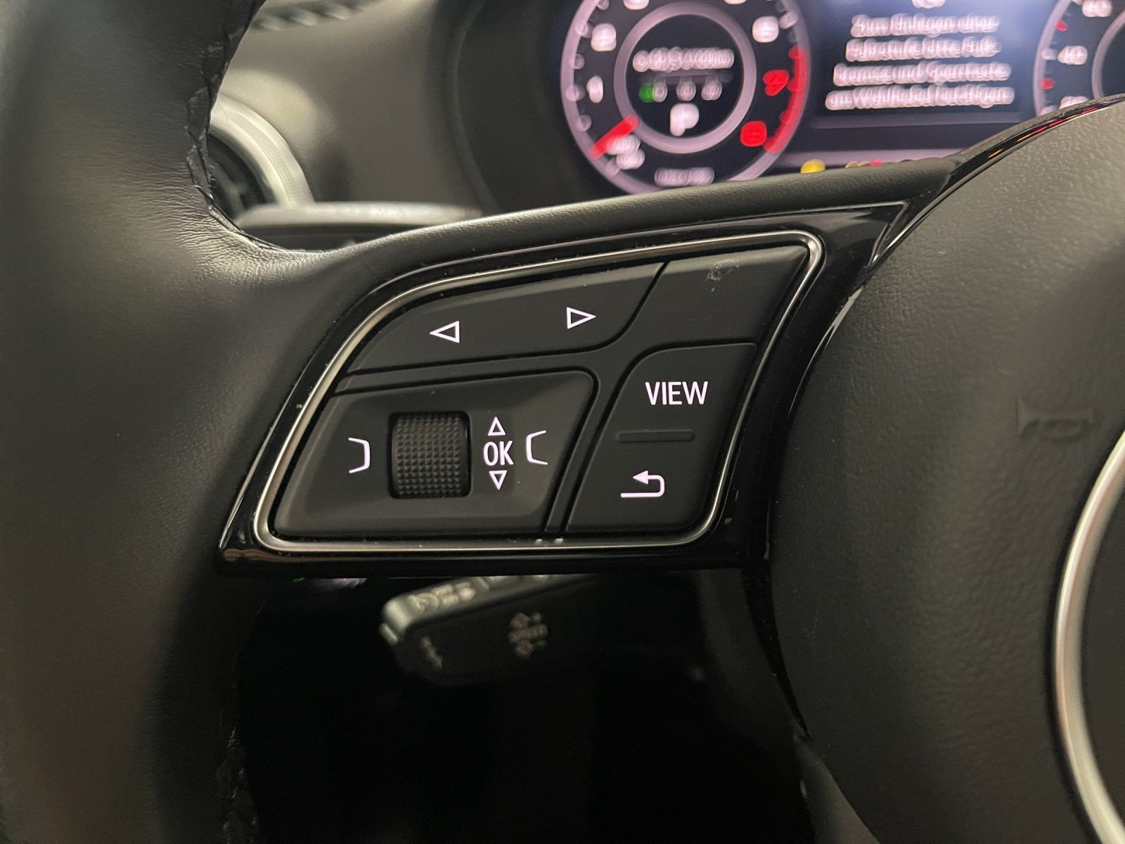 Audi - Q2_26