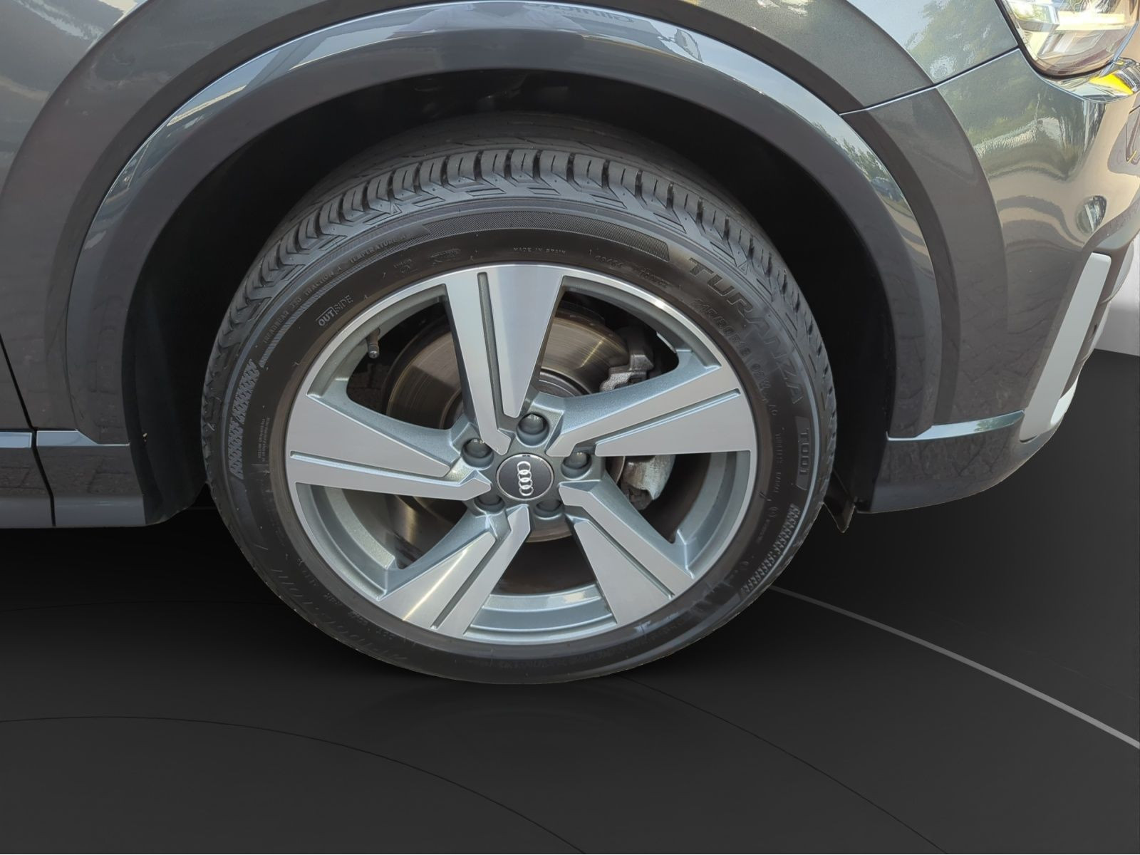 Audi - Q2_14