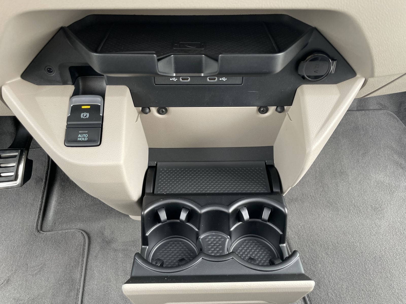 Volkswagen - Multivan_13